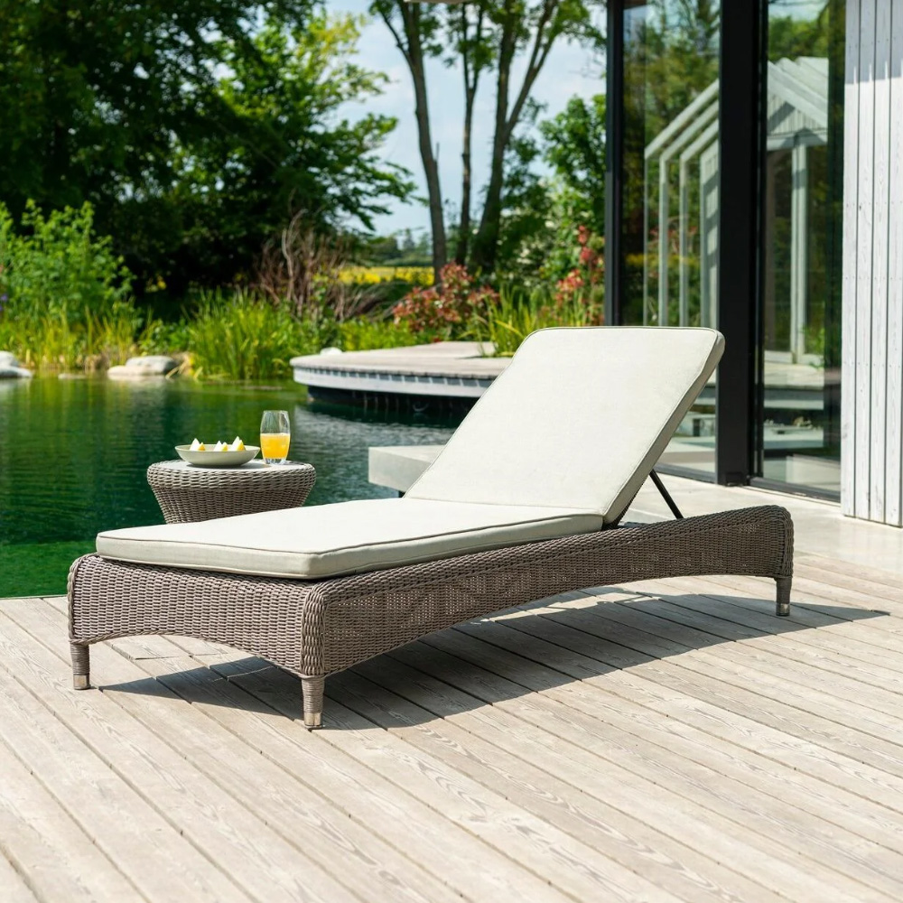 sun loungers