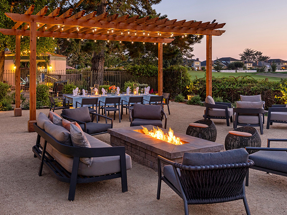 Hotel Terrace Furniture Layouts: Planning Clearances and Guest Flow 3 Hotel Terrace Furniture Layouts