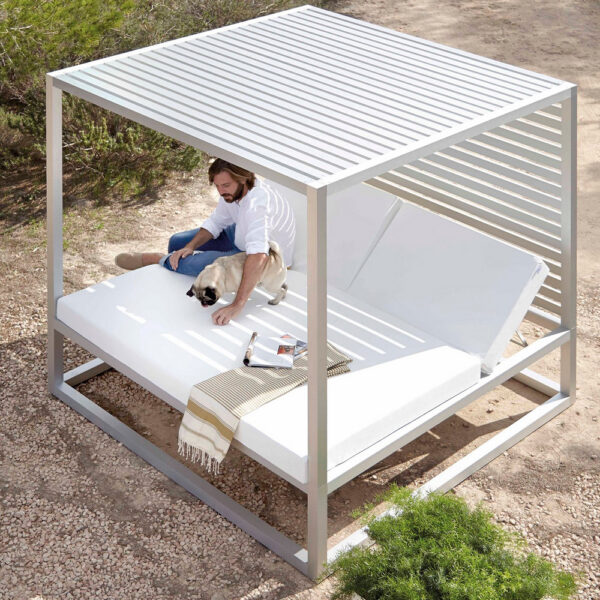 Gartenpavillons mit Metallgestell und Lamellenüberdachung