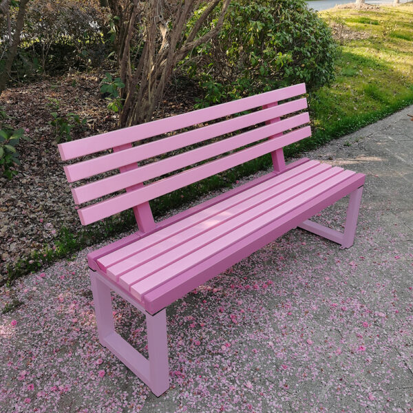 Banco de parque para exterior com ripas multicoloridas